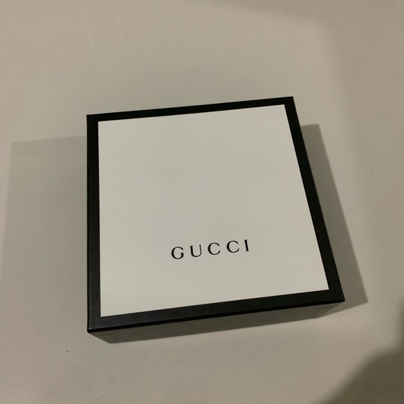 Brand new never worn gucci belt size 32 with authenticity tags and number code - Picture 5 of 9